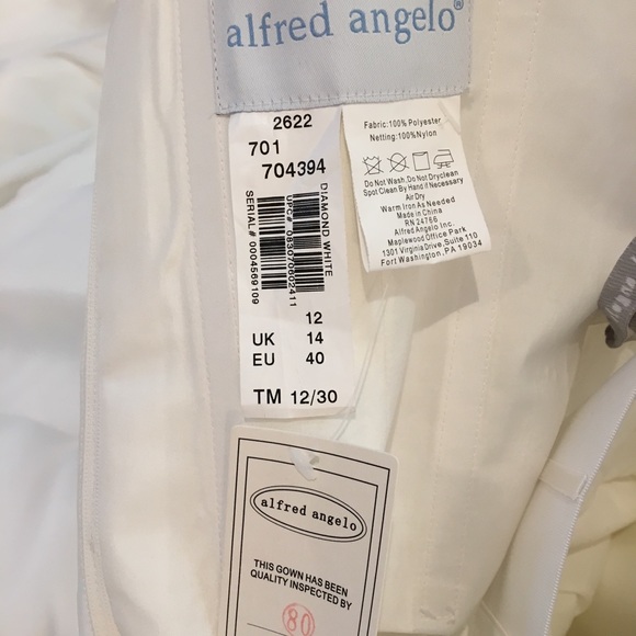 ✨Gorgeous brand new gown! - Picture 4 of 5